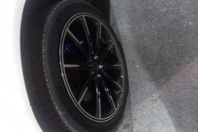 Used Mercedes-Benz EQC 2020 EQC 400 4MATIC Left Front Wheel Hub