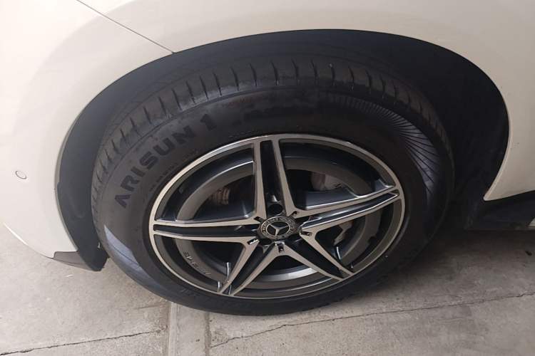 Used Mercedes-Benz EQC 2020 EQC 400 4MATIC Left Front Wheel Hub