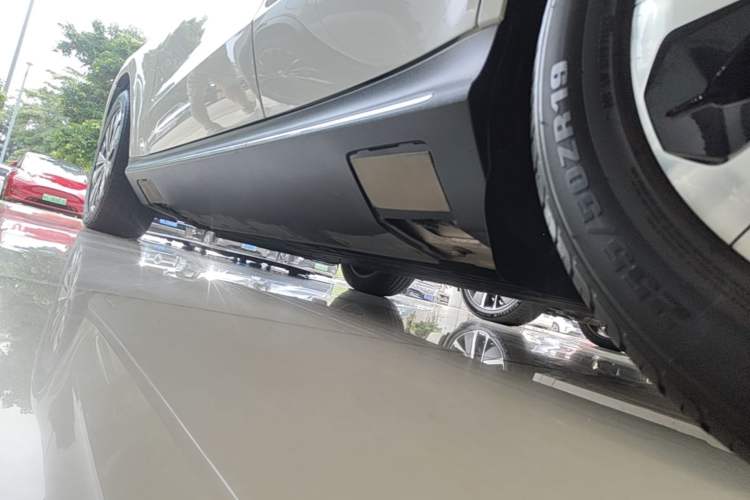 Used Mercedes-Benz EQC 2020 EQC 350 4MATIC Left Side Sill