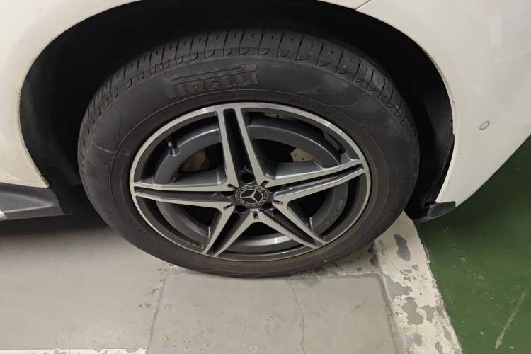 Used Mercedes-Benz EQC 2020 EQC 400 4MATIC Right Front Wheel Hub