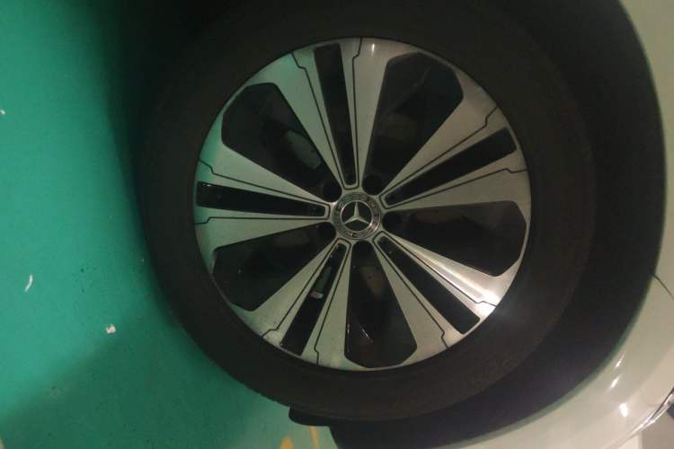 Used Mercedes-Benz EQC 2020 EQC 350 4MATIC Right Front Wheel Hub