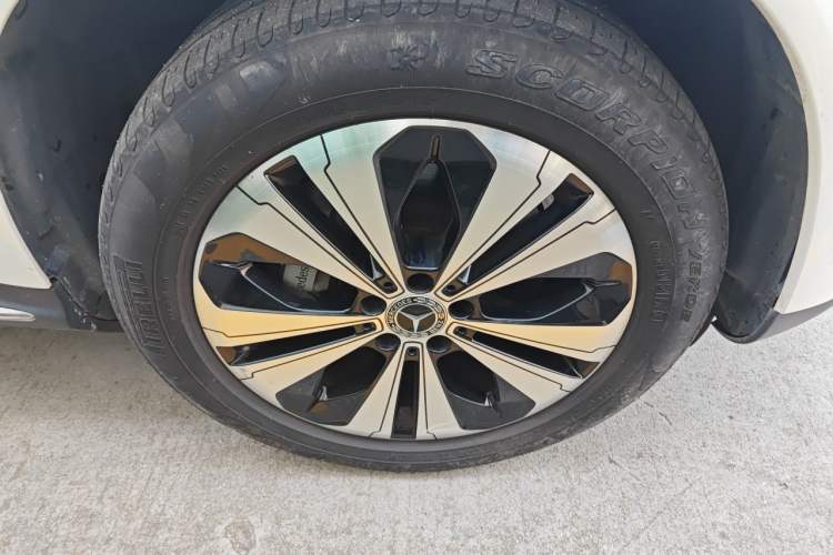 Used Mercedes-Benz EQC 2020 EQC 350 4MATIC Right Front Wheel Hub