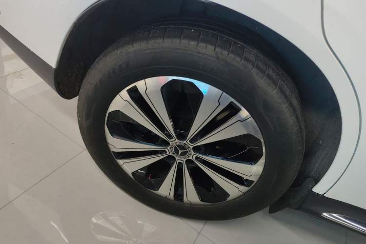 Used Mercedes-Benz EQC 2020 EQC 350 4MATIC Right Rear Wheel Hub