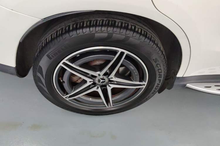 Used Mercedes-Benz EQC 2020 EQC 400 4MATIC Right Rear Wheel Hub