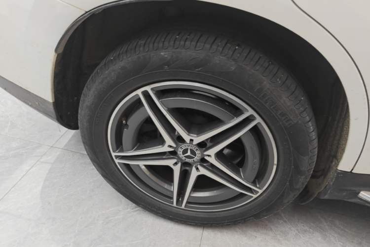 Used Mercedes-Benz EQC 2020 EQC 400 4MATIC Right Rear Wheel Hub