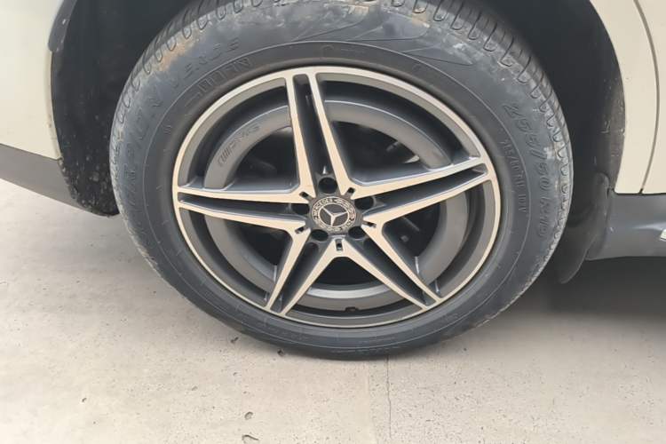 Used Mercedes-Benz EQC 2020 EQC 400 4MATIC Right Rear Wheel Hub