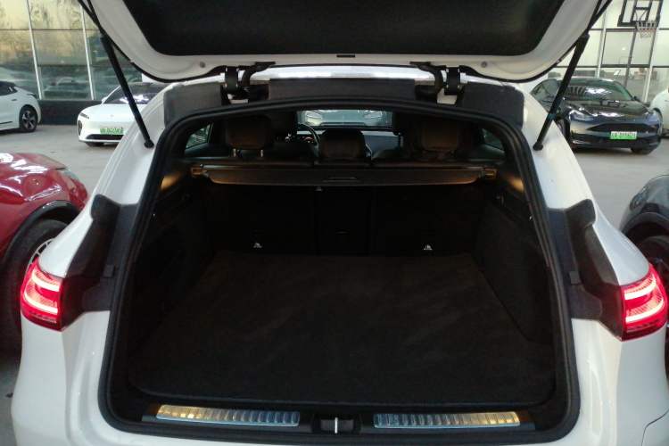 Used Mercedes-Benz EQC 2020 EQC 400 4MATIC Trunk
