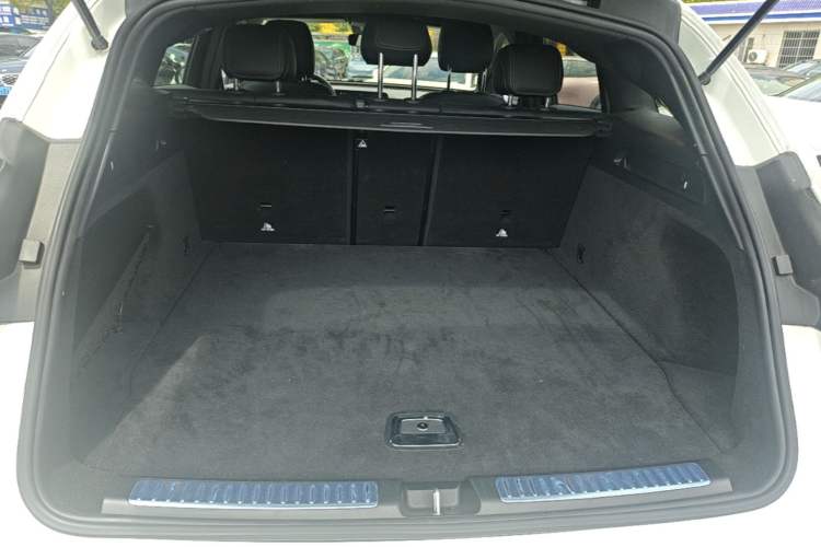 Used Mercedes-Benz EQC 2020 EQC 350 4MATIC Trunk