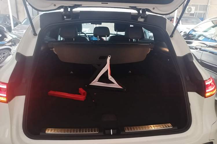 Used Mercedes-Benz EQC 2020 EQC 400 4MATIC Trunk
