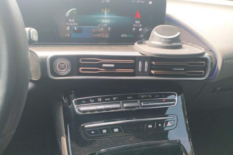 Used Mercedes-Benz EQC 2021 EQC 400 4MATIC Audio And AC Panel