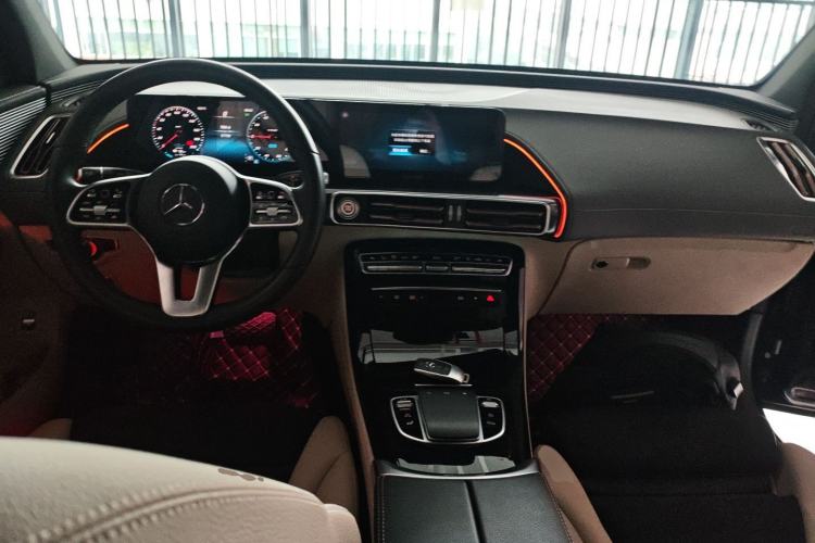 Used Mercedes-Benz EQC 2021 EQC 400 4MATIC Center Console