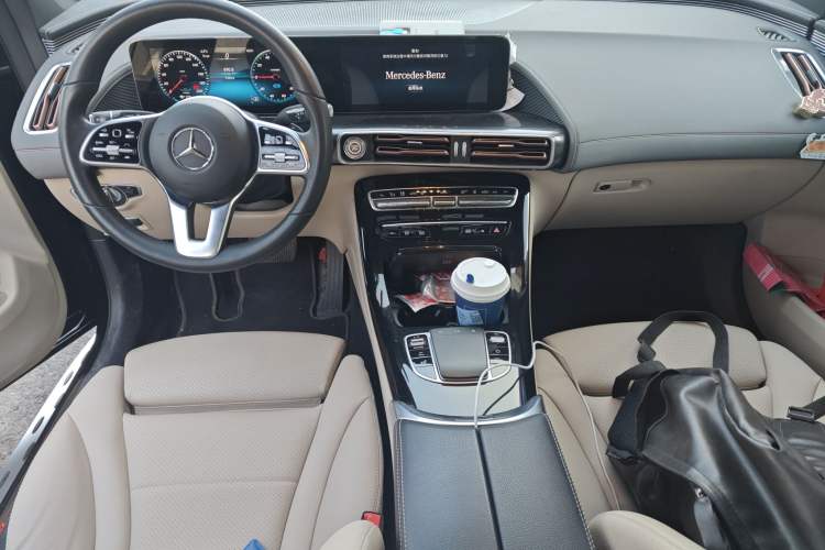 Used Mercedes-Benz EQC 2021 EQC 400 4MATIC Center Console