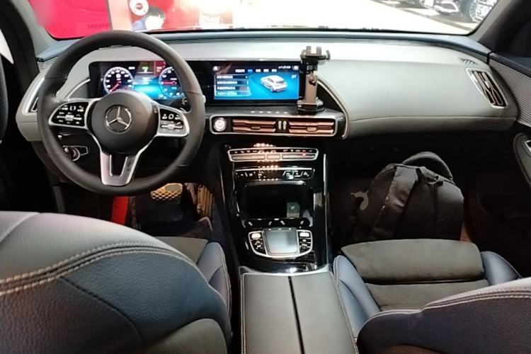 Used Mercedes-Benz EQC 2021 EQC 400 4MATIC Center Console
