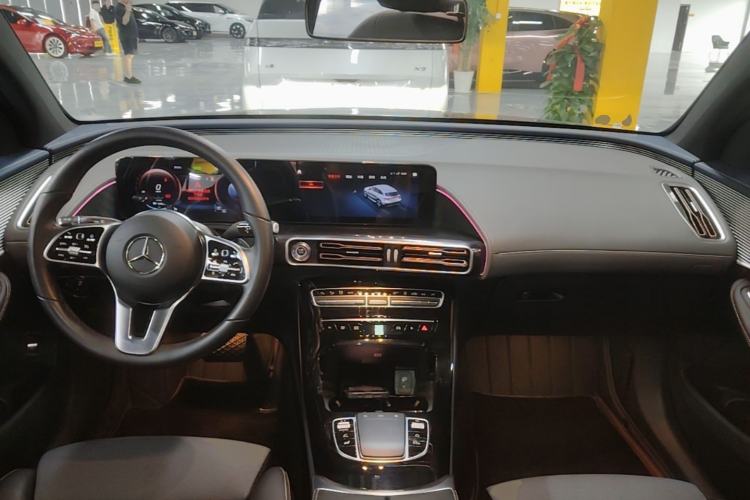 Used Mercedes-Benz EQC 2021 EQC 350 4MATIC Center Console