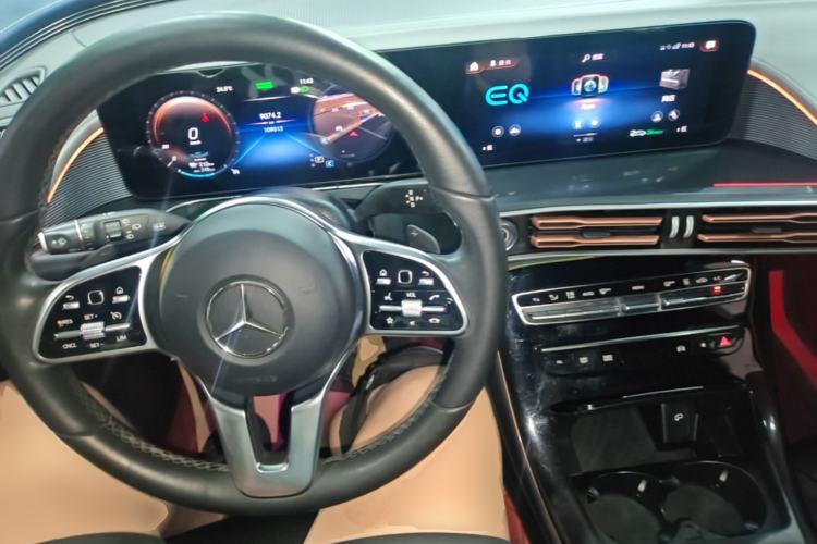 Used Mercedes-Benz EQC 2021 EQC 350 4MATIC Center Console