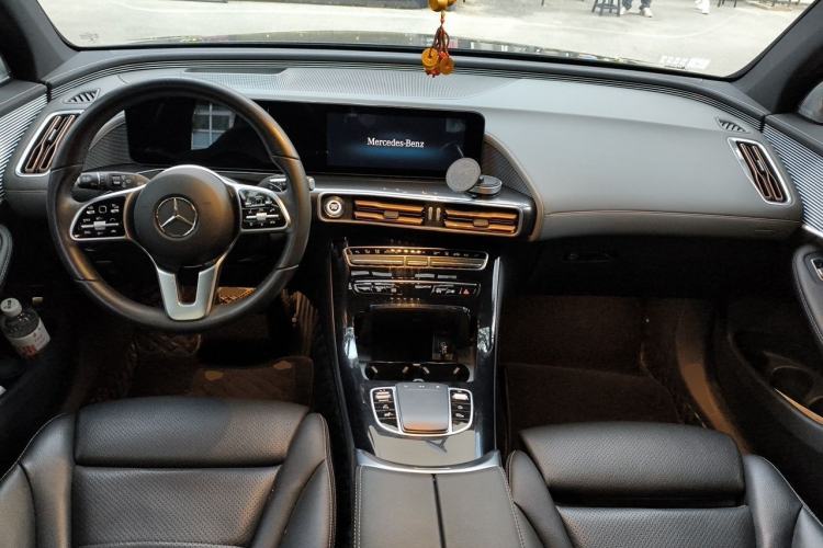 Used Mercedes-Benz EQC 2021 EQC 400 4MATIC Center Console