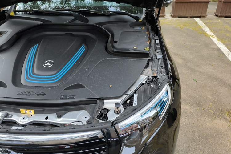 Used Mercedes-Benz EQC 2021 EQC 400 4MATIC Engine Bay Left