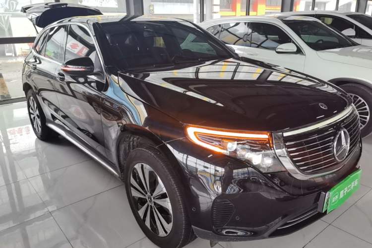 Used Mercedes-Benz EQC 2021 EQC 350 4MATIC Front Right 45 Deg