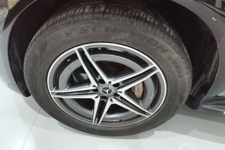 Used Mercedes-Benz EQC 2021 EQC 400 4MATIC Left Front Wheel Hub