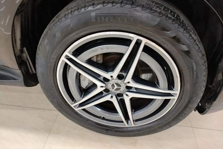 Used Mercedes-Benz EQC 2021 EQC 400 4MATIC Left Front Wheel Hub