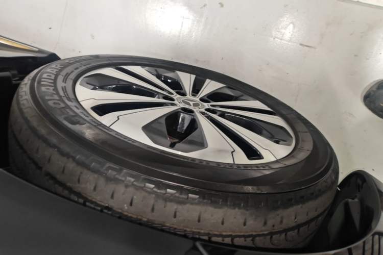 Used Mercedes-Benz EQC 2021 EQC 350 4MATIC Left Front Wheel Hub