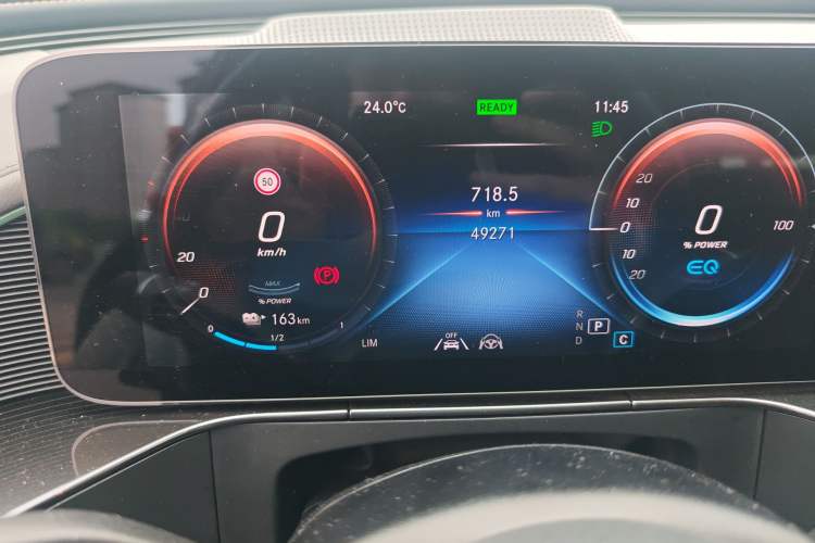 Used Mercedes-Benz EQC 2021 EQC 400 4MATIC Odometer Close Up