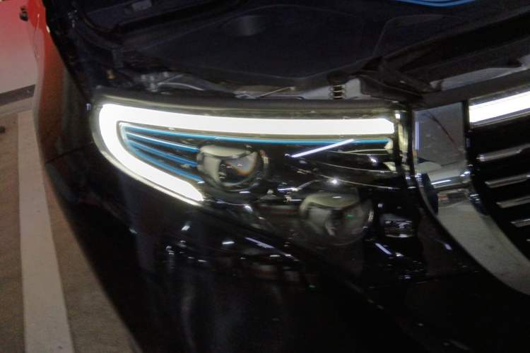 Used Mercedes-Benz EQC 2021 EQC 350 4MATIC Right Front Headlight