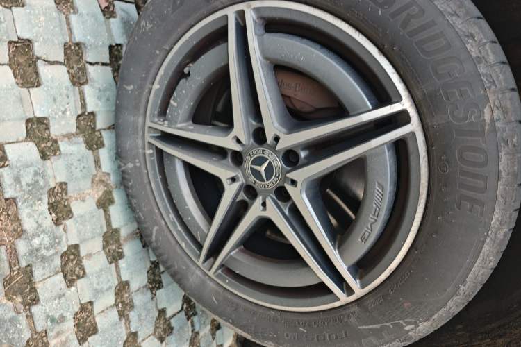 Used Mercedes-Benz EQC 2021 EQC 400 4MATIC Right Front Wheel Hub