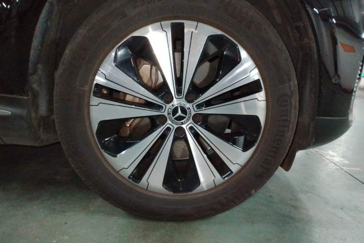 Used Mercedes-Benz EQC 2021 EQC 350 4MATIC Right Front Wheel Hub