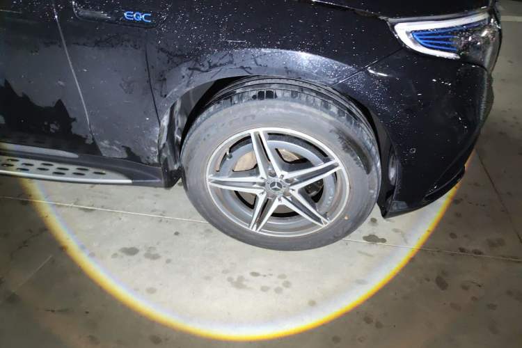 Used Mercedes-Benz EQC 2021 EQC 400 4MATIC Right Front Wheel Hub