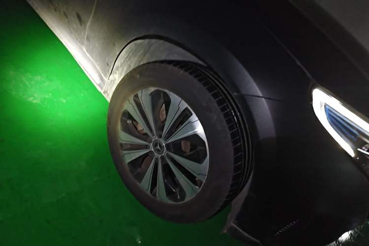Used Mercedes-Benz EQC 2021 EQC 350 4MATIC Right Front Wheel Hub