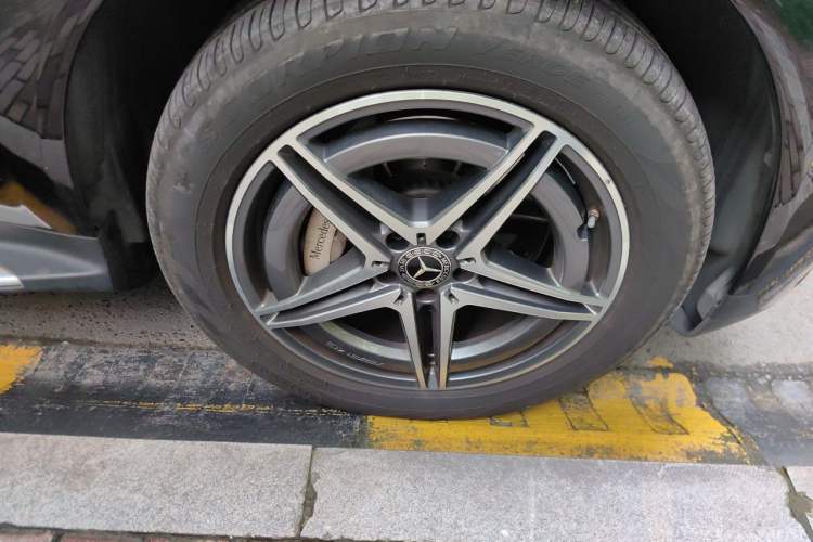 Used Mercedes-Benz EQC 2021 EQC 400 4MATIC Right Front Wheel Hub