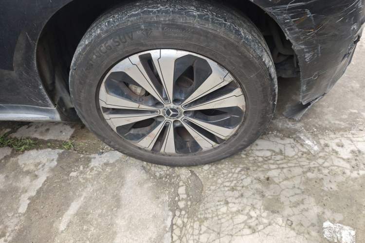 Used Mercedes-Benz EQC 2021 EQC 350 4MATIC Right Front Wheel Hub