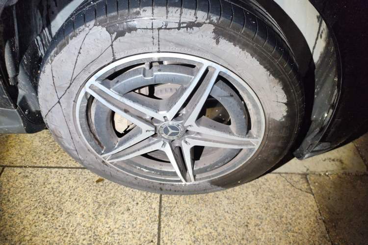 Used Mercedes-Benz EQC 2021 EQC 400 4MATIC Right Front Wheel Hub