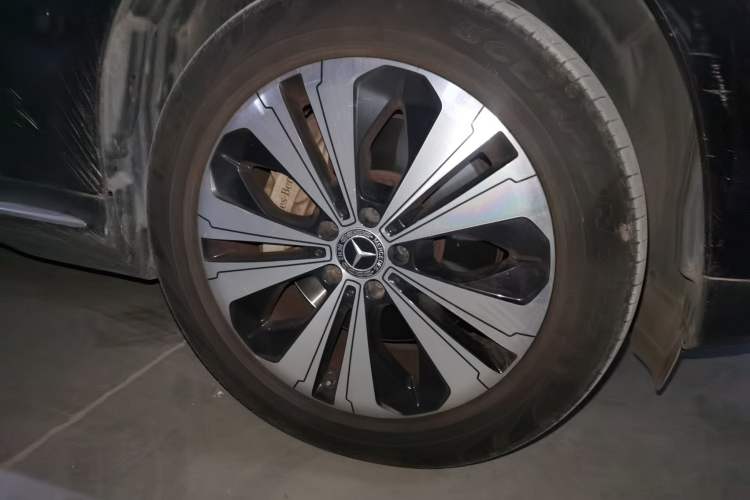 Used Mercedes-Benz EQC 2021 EQC 350 4MATIC Right Front Wheel Hub