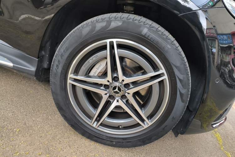 Used Mercedes-Benz EQC 2021 EQC 400 4MATIC Right Front Wheel Hub