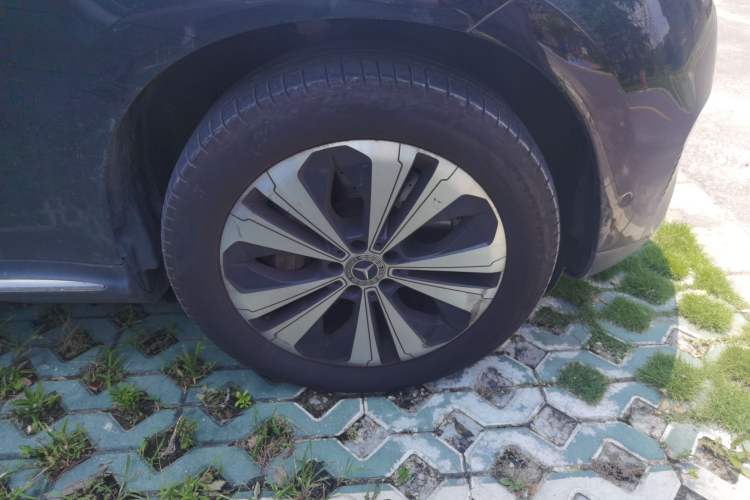 Used Mercedes-Benz EQC 2021 EQC 350 4MATIC Right Front Wheel Hub