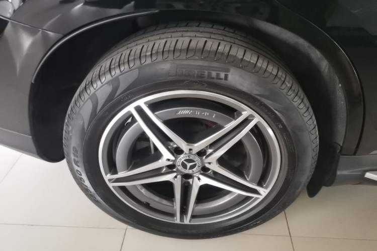 Used Mercedes-Benz EQC 2021 EQC 400 4MATIC Right Rear Wheel Hub