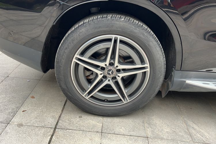 Used Mercedes-Benz EQC 2021 EQC 400 4MATIC Right Rear Wheel Hub