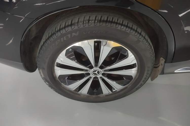 Used Mercedes-Benz EQC 2021 EQC 350 4MATIC Right Rear Wheel Hub