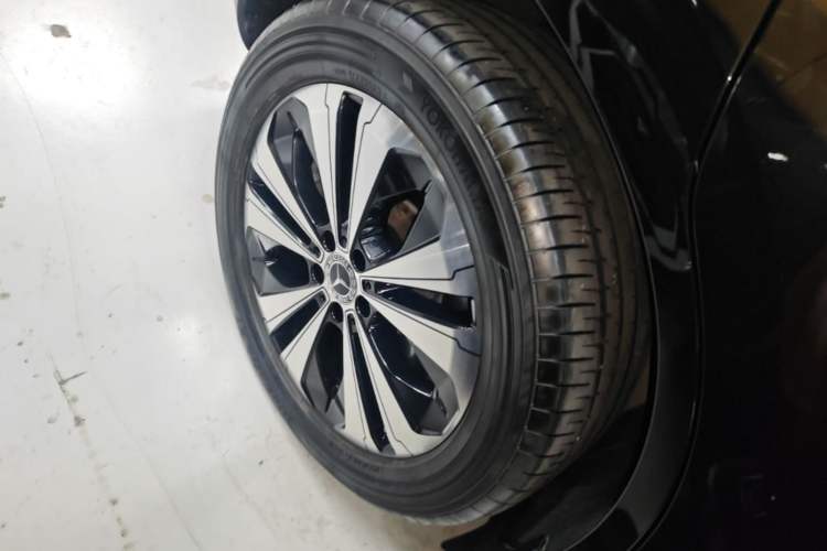 Used Mercedes-Benz EQC 2021 EQC 350 4MATIC Right Rear Wheel Hub