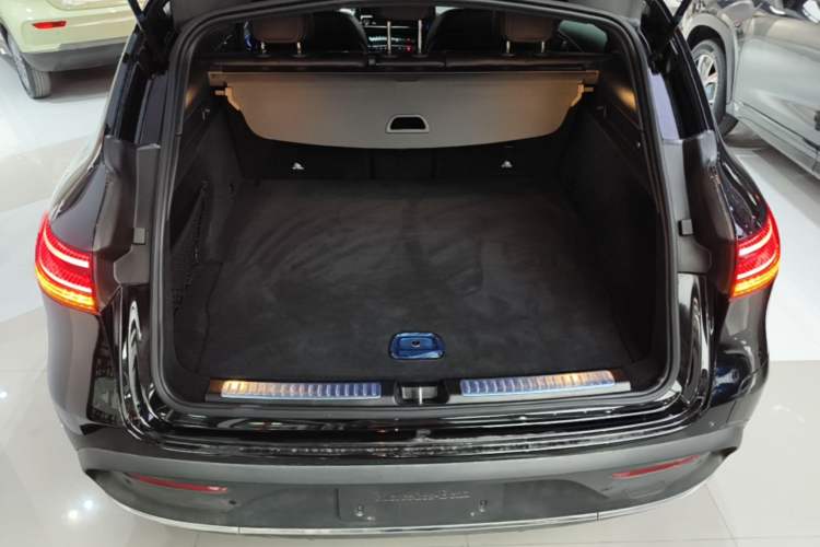 Used Mercedes-Benz EQC 2021 EQC 400 4MATIC Trunk