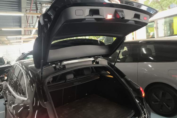 Used Mercedes-Benz EQC 2021 EQC 400 4MATIC Trunk