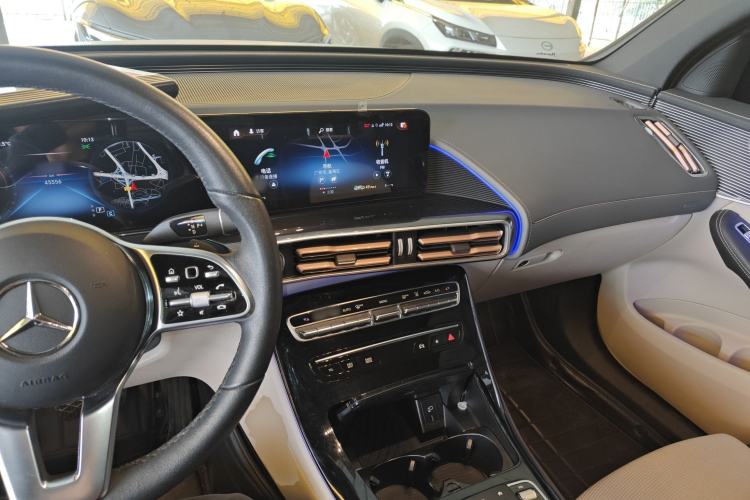 Used Mercedes-Benz EQC 2021 EQC 350 4MATIC Center Console