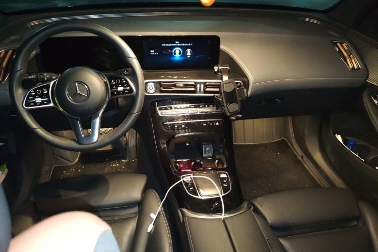 Used Mercedes-Benz EQC 2021 EQC 400 4MATIC Center Console