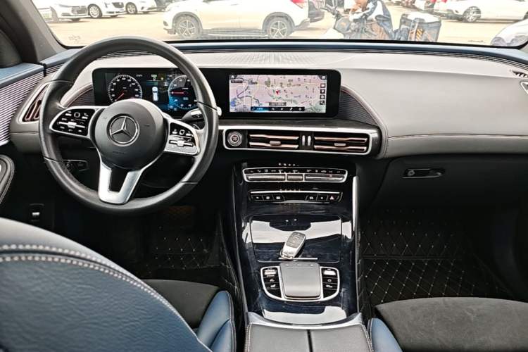 Used Mercedes-Benz EQC 2021 EQC 400 4MATIC Center Console