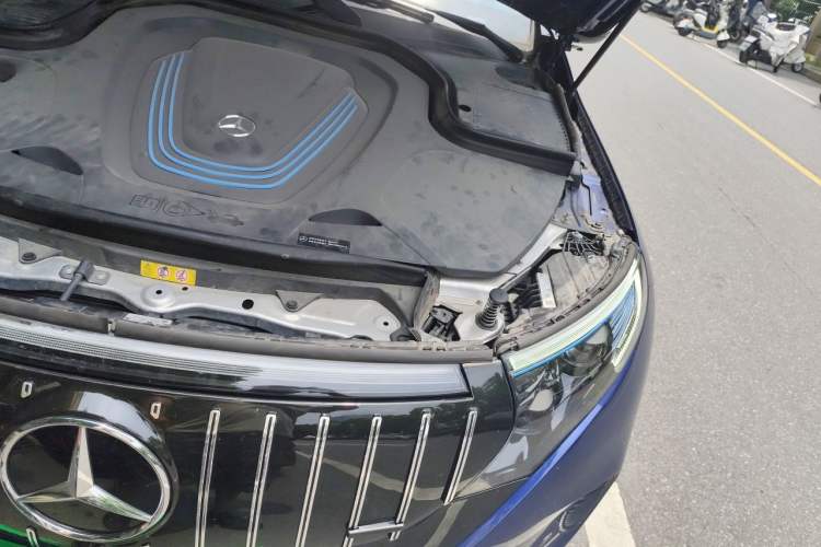 Used Mercedes-Benz EQC 2021 EQC 350 4MATIC Engine Bay Left