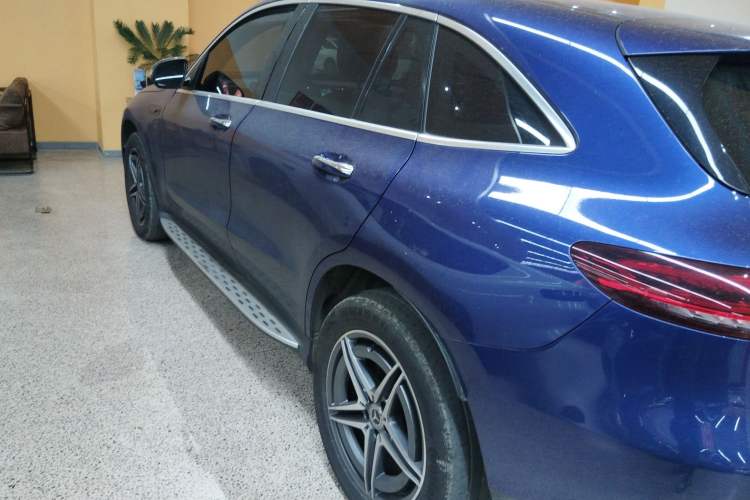 Used Mercedes-Benz EQC 2021 EQC 400 4MATIC Left Side