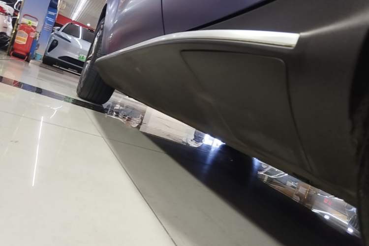 Used Mercedes-Benz EQC 2021 EQC 400 4MATIC Left Side Sill