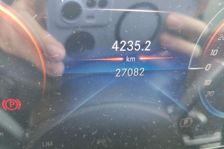 Used Mercedes-Benz EQC 2021 EQC 400 4MATIC Odometer Close Up